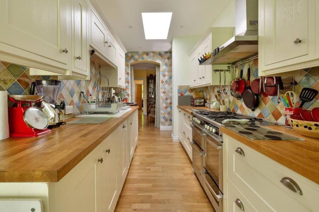 Windsor/Legoland/Ascot Charming 3Br Home In Centre Экстерьер фото